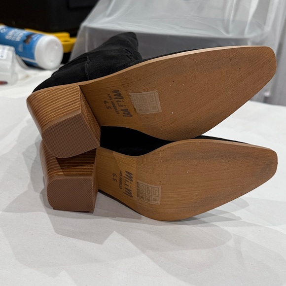 Black Women's Cowboy style  Boots - Picture 5 of 5